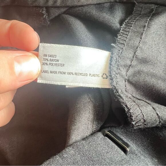 Gap True Black Tailored Cuffed 4” High Waist Flattering Trouser Shorts - Picture 8 of 8